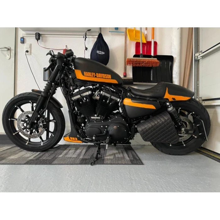 BBP Custom Clean Check Orange Seitentasche mit Flaschenhalter, passend für Harley-Davidson Sportster IMG 20210126