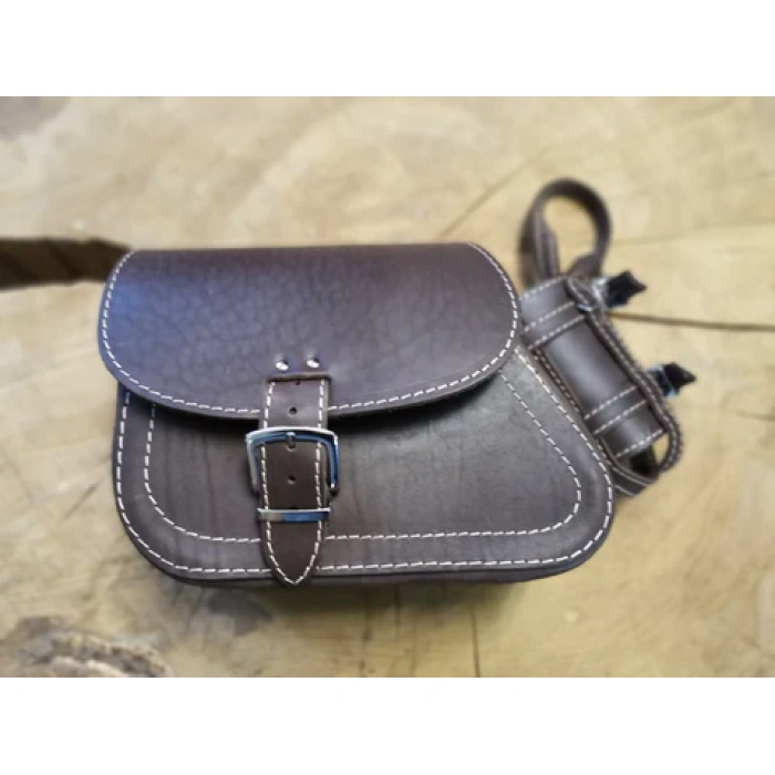 BBP Custom Dyna Clean schokoladenbraune Schaukeltasche mit Flaschenhalter, passend für Street Bob IMG 20190116 102822 83b92457 7130 41f0 af76