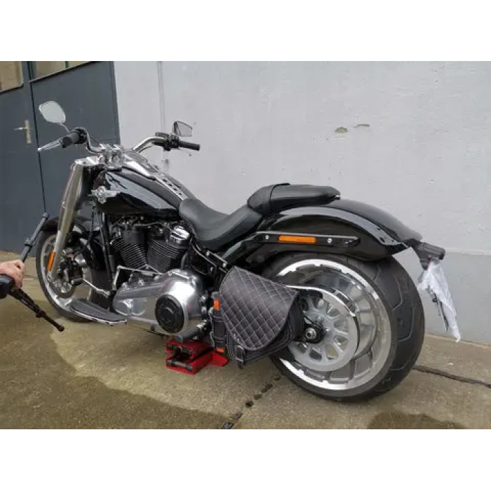 BBP Custom Diablo Silver Schwingentasche mit Flaschenhalter passend für Harley-Davidson Softail IMG 20190913 110830 480x480 jpg