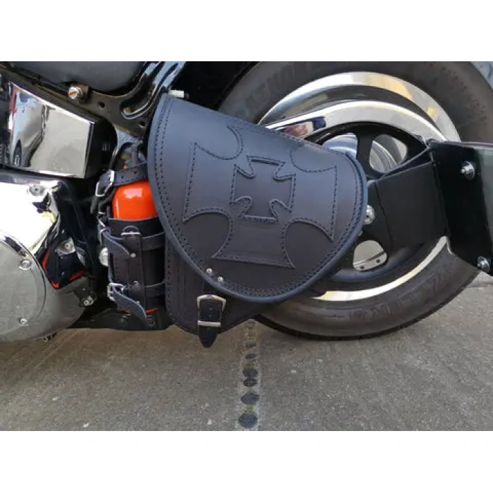 BBP Custom Diablo Maltese Black Schwingentasche mit Flaschenhalter passend für Harley-Davidson Softail IMG 20200326 161900 480x480 jpg