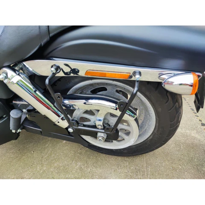 BBP Custom Satteltaschenhalterung für die linke oder rechte Seite passend für Harley-Davidson Fat Bob von 1991-2017