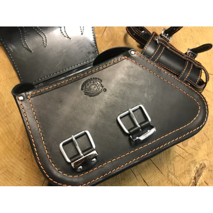 BBP Custom Dyna Flame Orange Schaukeltasche mit Flaschenhalter passend für Harley-Davidson Street Bob