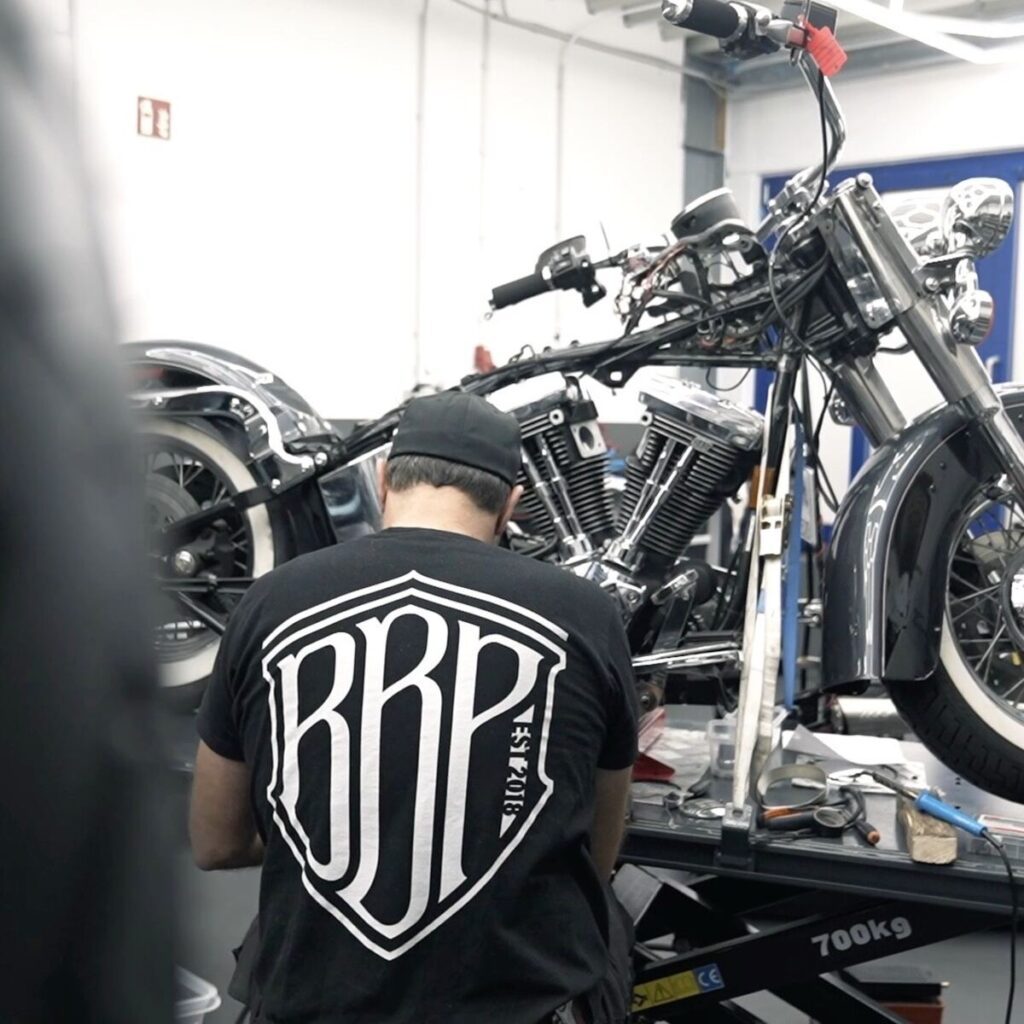 BBP Customs – Deutschlands beste freie Harley-Davidson Werkstatt Home bbp werkstatt schrauben sq